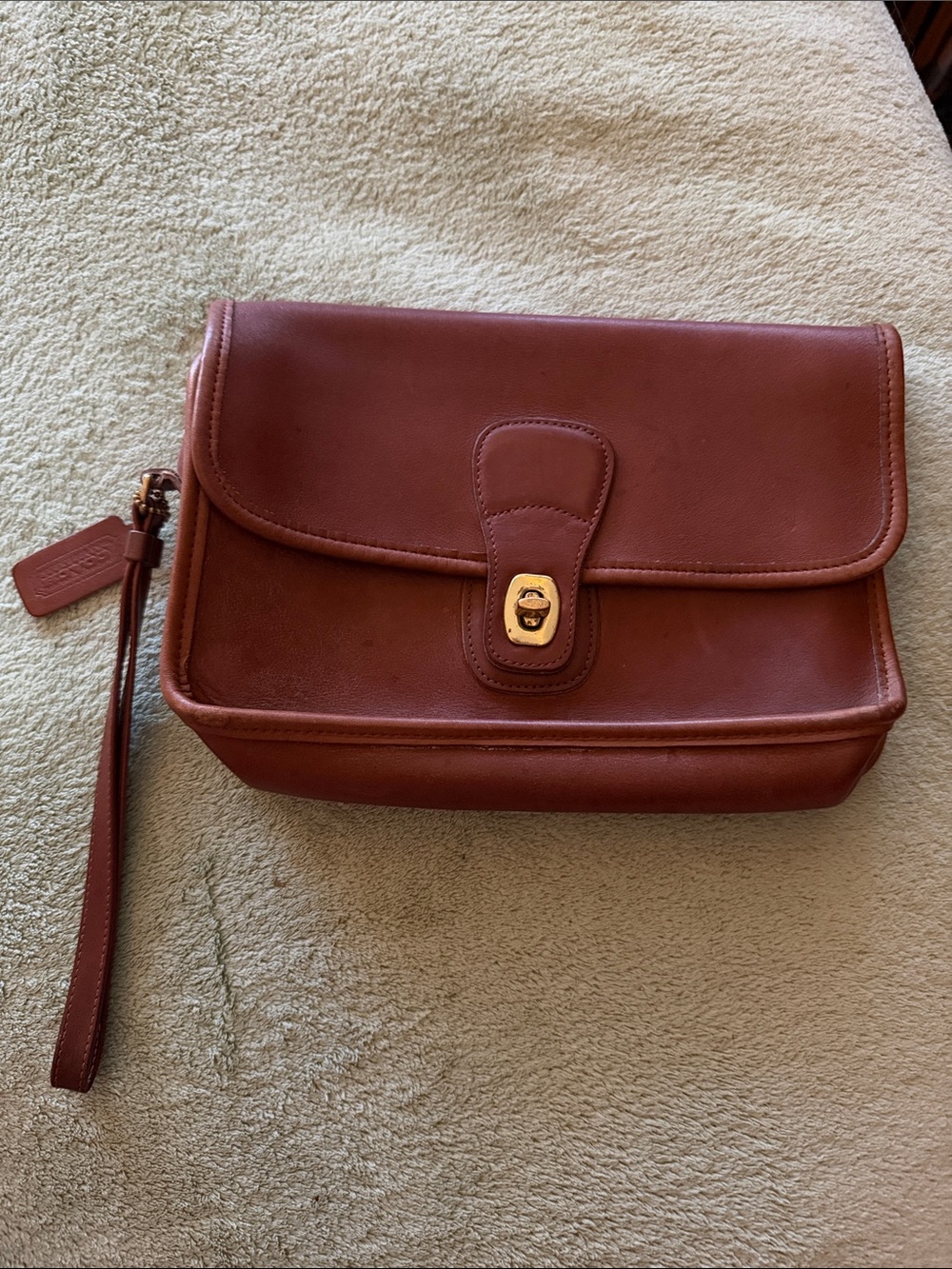 Vintage Coach 9832 Turnlock Wristlet-British Tan